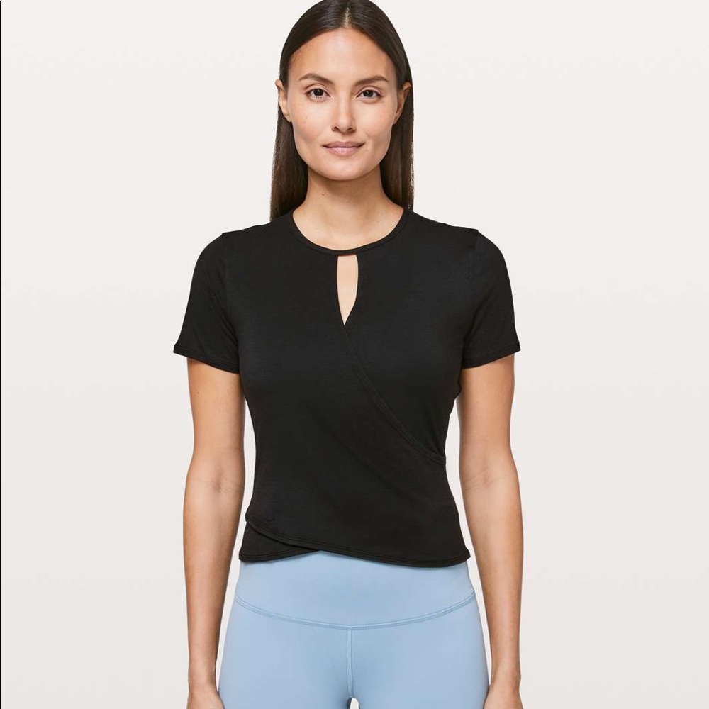 Lululemon Round Trip SS Black Sz 2